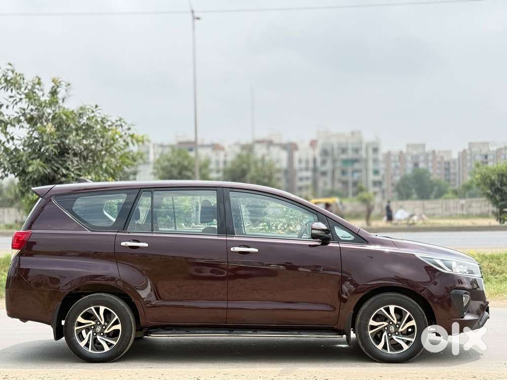 Toyota Innova Crysta 2.4 G Mt 7 Str, 2022, Diesel