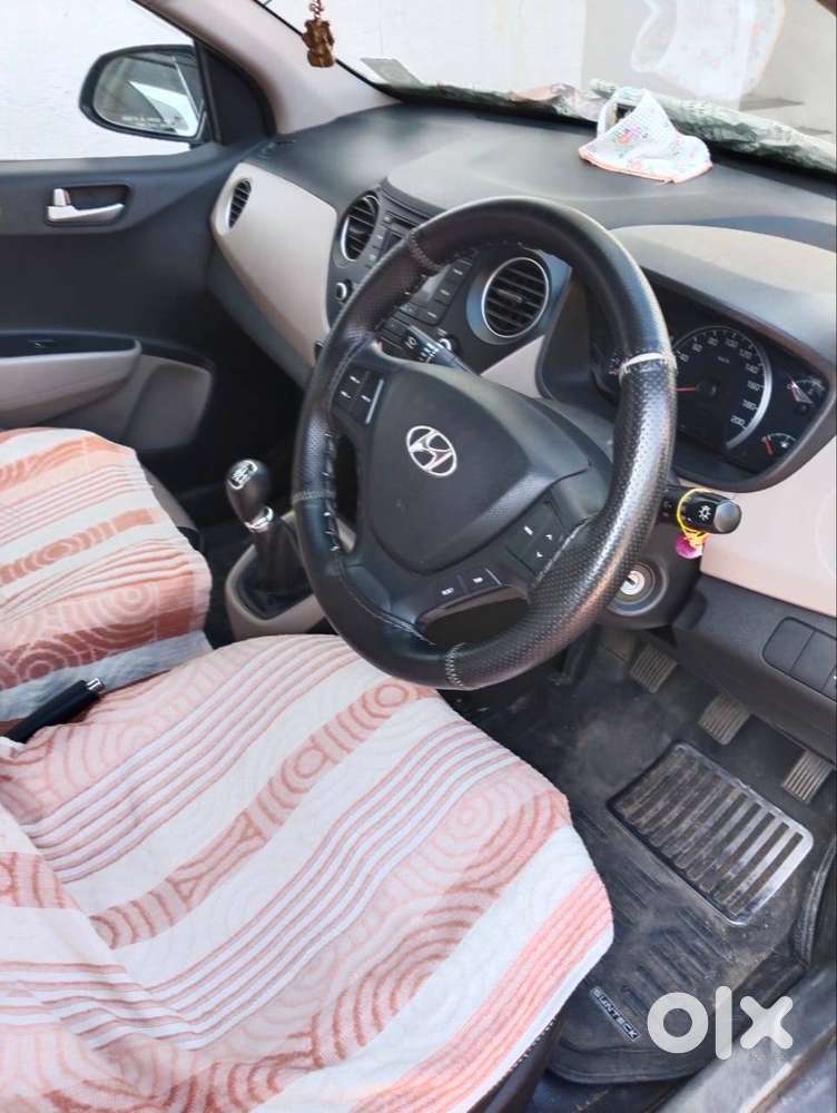 Hyundai I10 Sportz 2015 Top Model