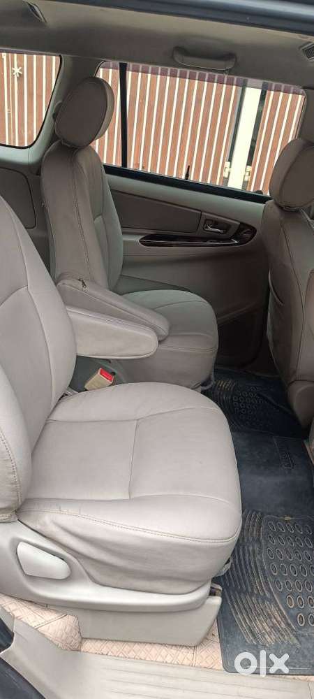 Toyota Innova 2.5 V 7 Str, 2013, Diesel