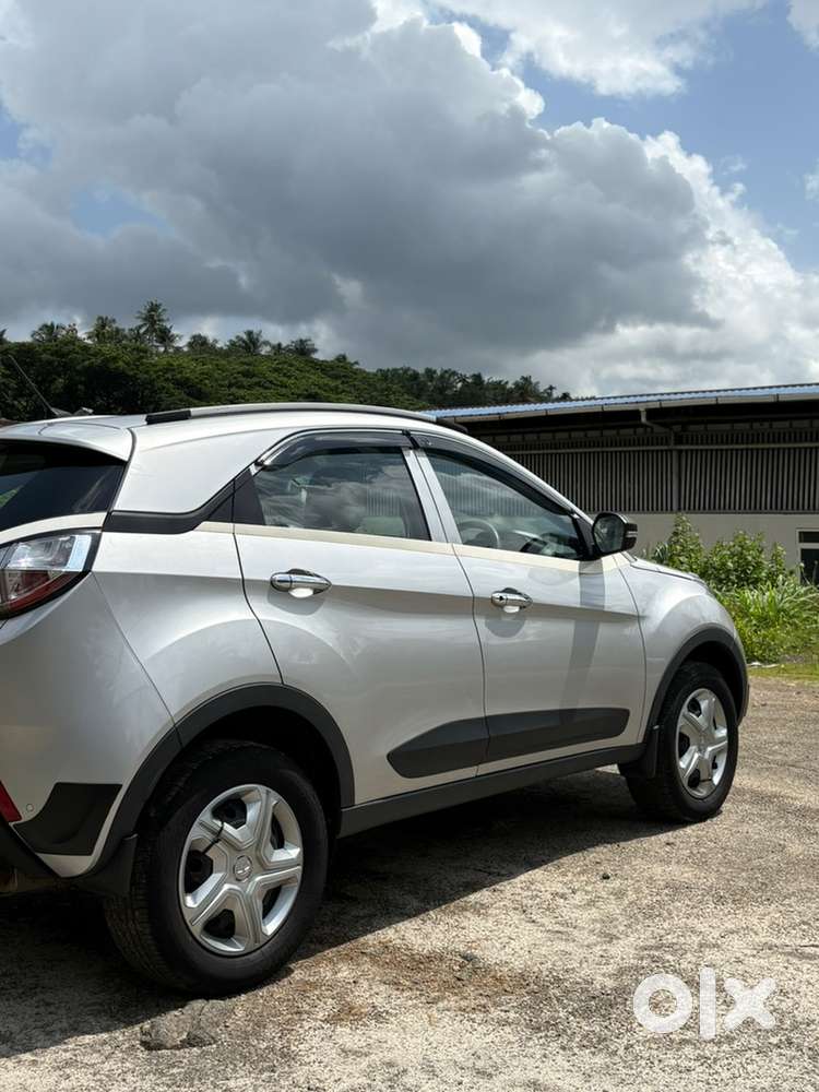 Nexon Petrol Automatic Look Like New