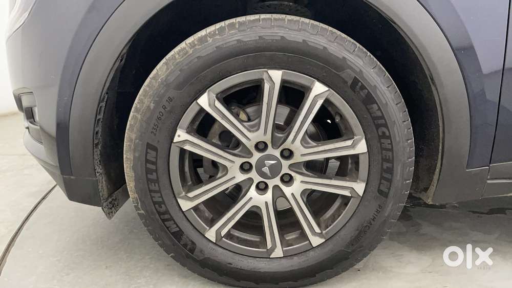 Mahindra Xuv700 2.0 Ax 7 Petrol At Str, 2022, Petrol