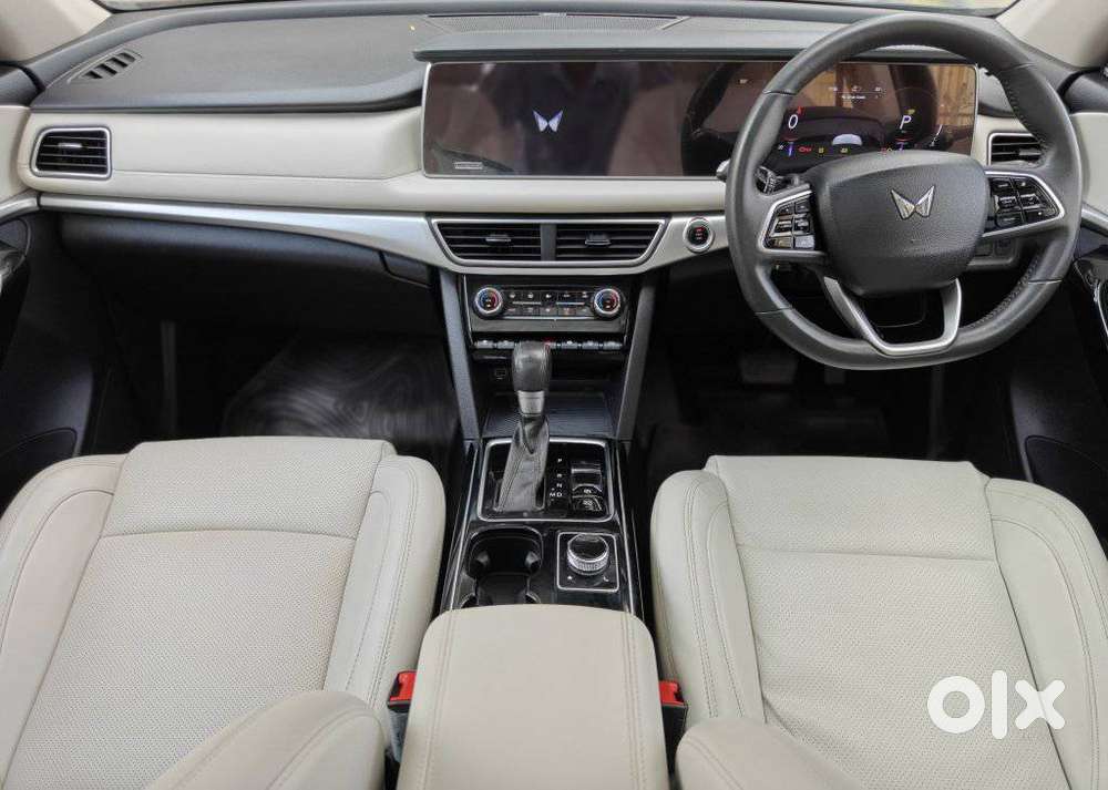 Mahindra Xuv700 2.2 Ax 7 Diesel At Luxury Pack Str, 2023, Diesel