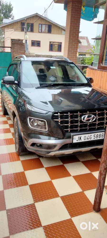 Hyundai Venue 2022 Diesel Well Maintained