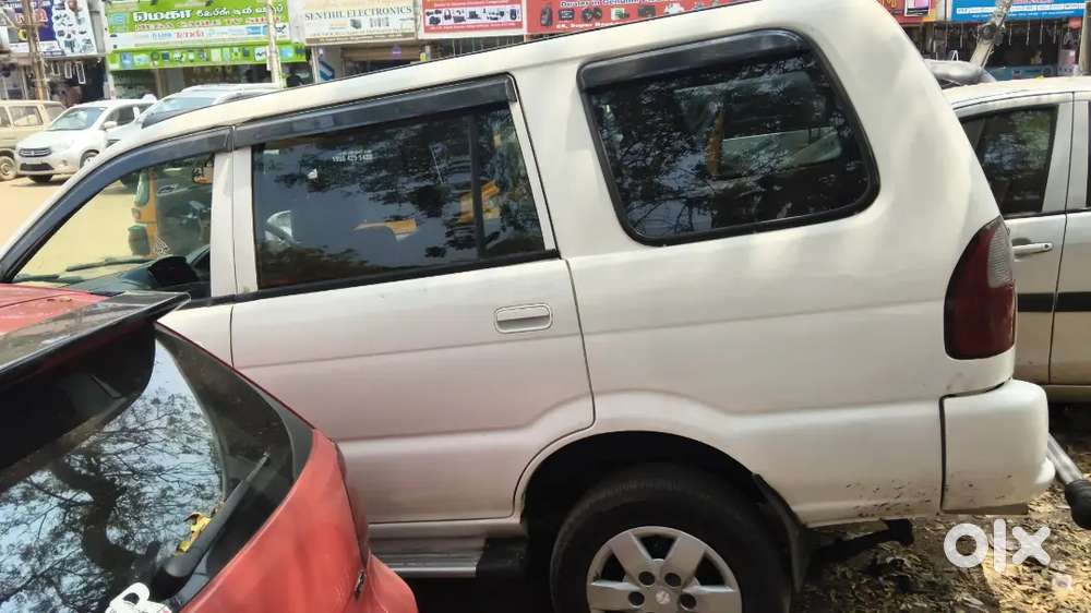 Chevrolet Tavera Neo 2013