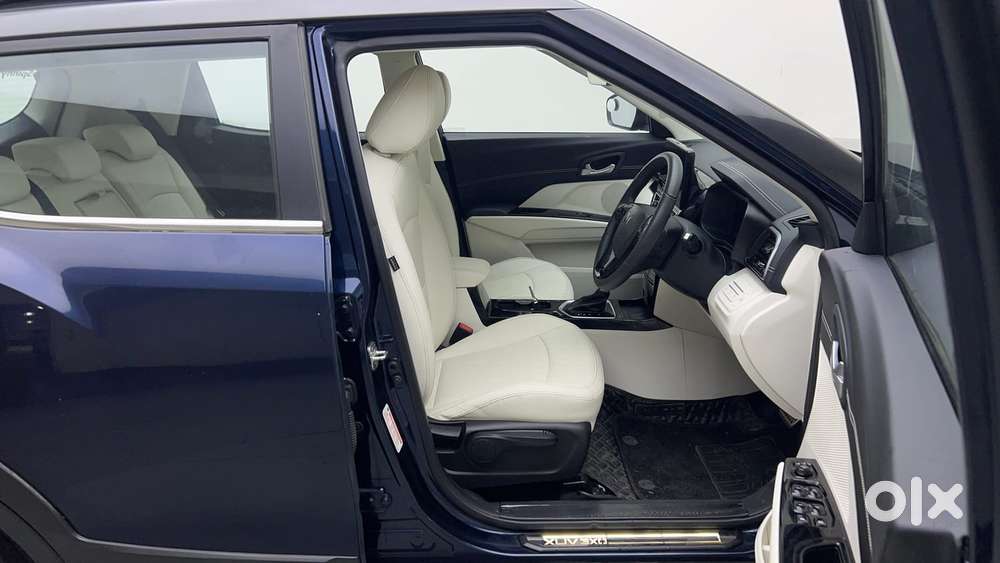 Mahindra Xuv 3xo Ax7l 1.2 Petrol At (pg), 2024, Petrol