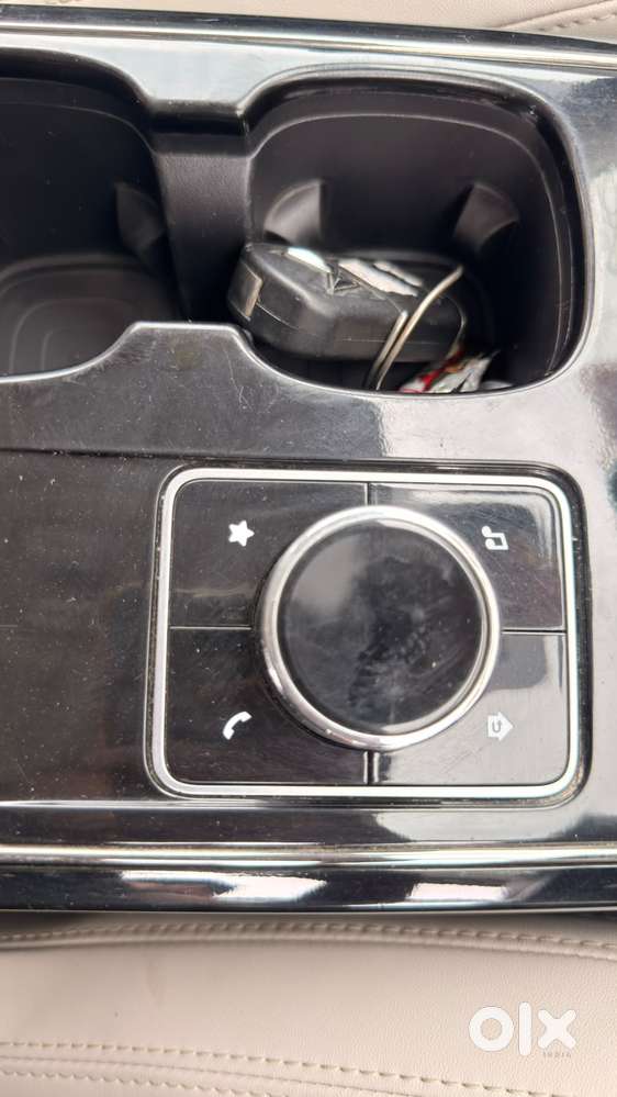 Mahindra Xuv700 2.2 Ax 7 Diesel Mt Luxury Pack Str, 2025, Diesel
