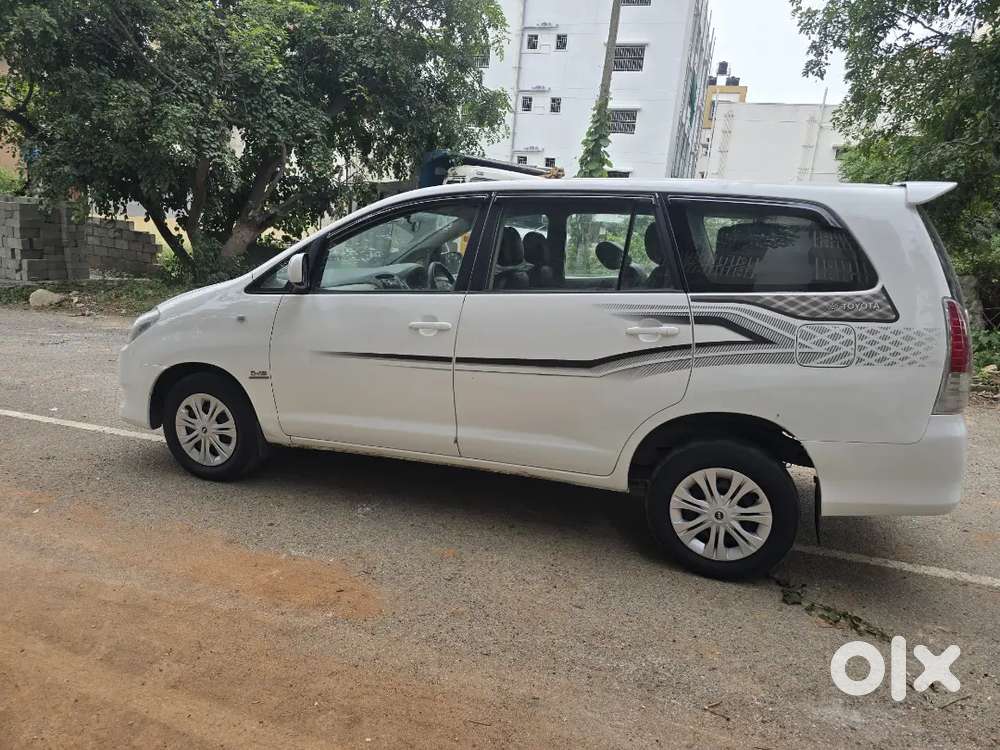 Toyota Innova 2010