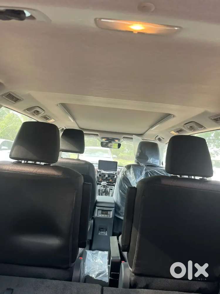 Toyota Innova Hycross 2024 Hybrid Vx