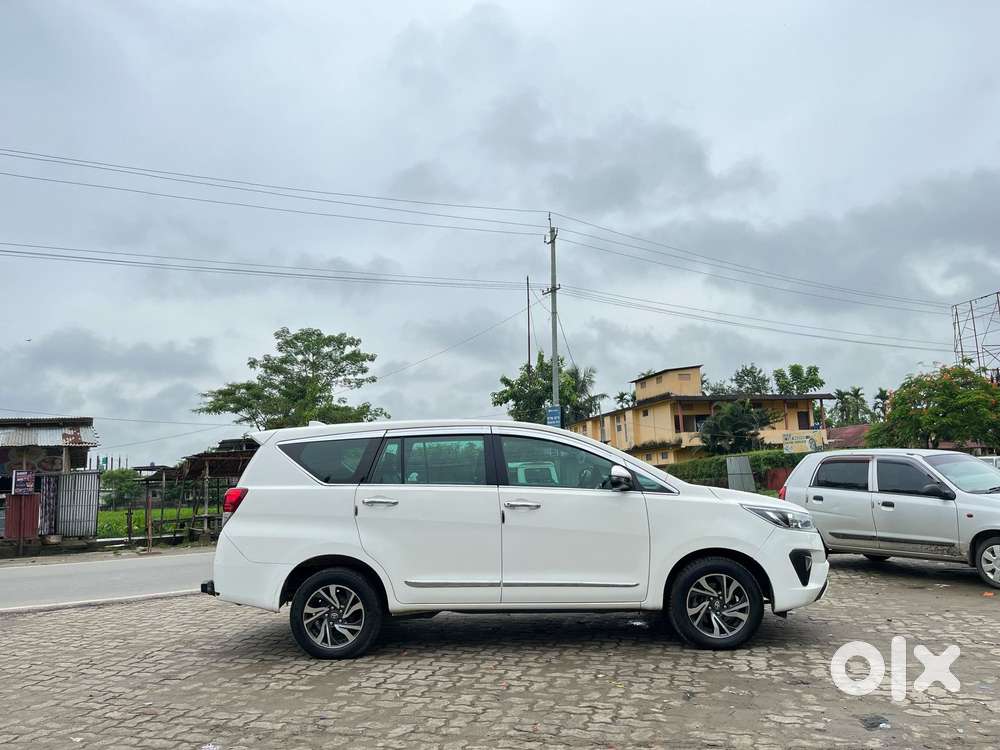 Toyota Innova Crysta 2.4 G Mt 8s, 2022, Diesel