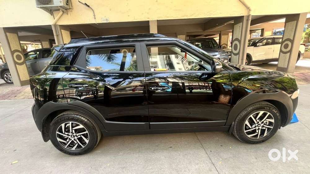 Mahindra Xuv 3xo 2025 Petrol Well Maintained