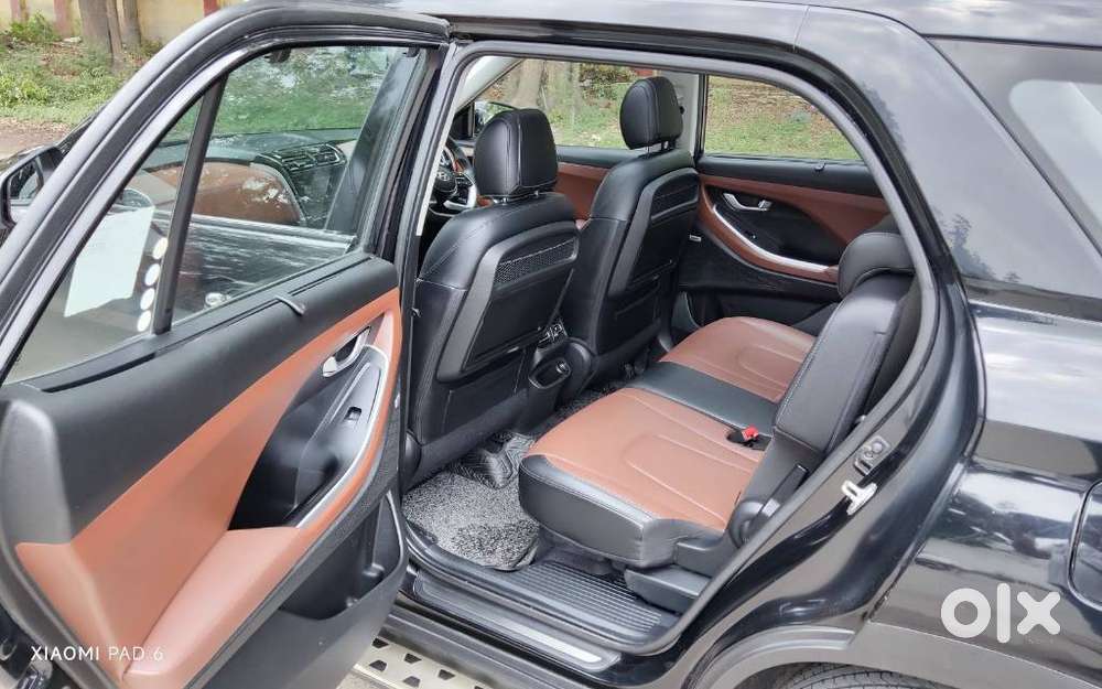 Hyundai Alcazar 2.0 Signature (o) Petrol At 7 Str, 2023, Petrol