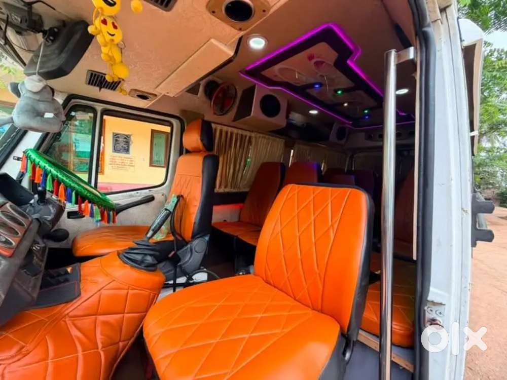 Force Motors Tempo Traveller 2017 Variant 12 Str