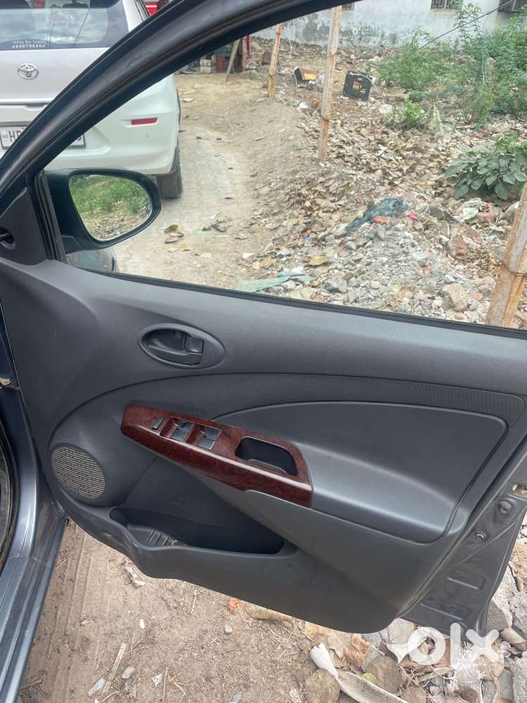 Toyota Etios Liva 2013