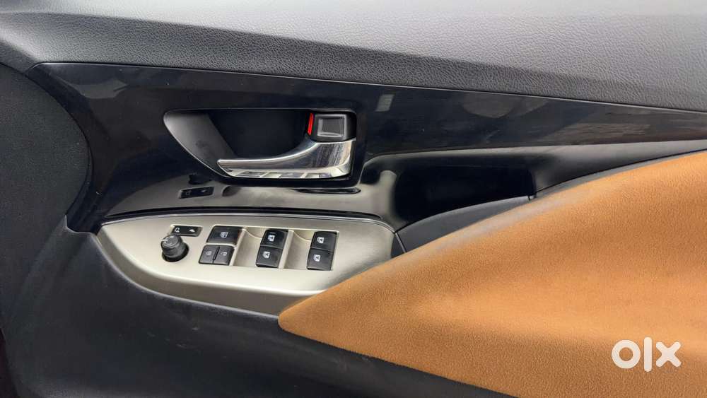 Toyota Innova Crysta 2.7 Zx At, 2016, Petrol