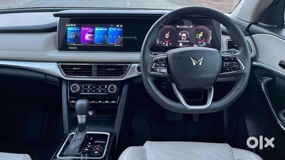 Mahindra Xuv700 2.2 Ax 7 Diesel At Luxury Pack Str, 2025, Diesel