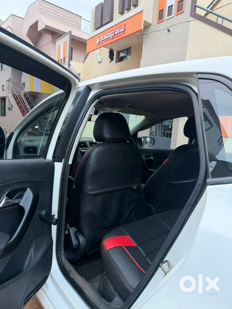 Volkswagen Polo 2015 Car