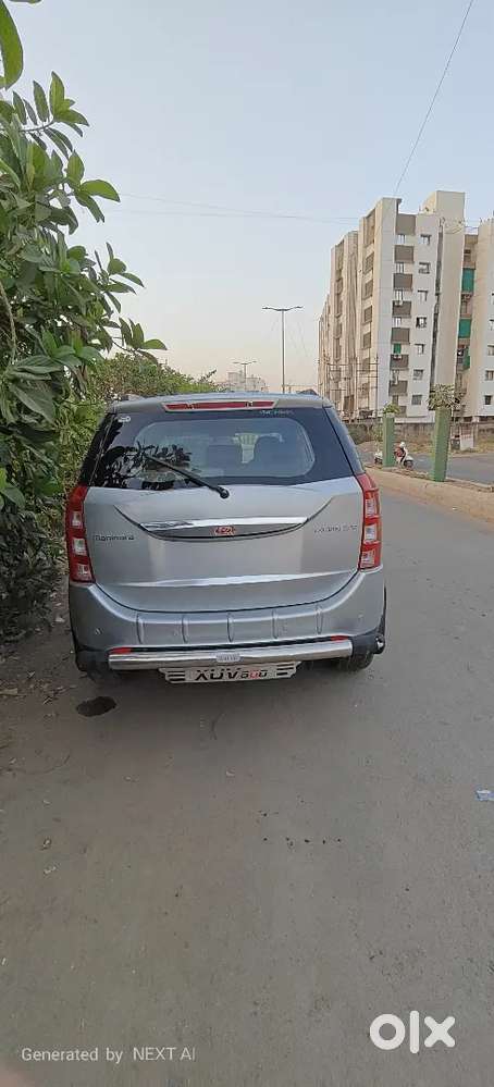 Sell Mahindra Xuv500 W10 Bs4 Oct 2017