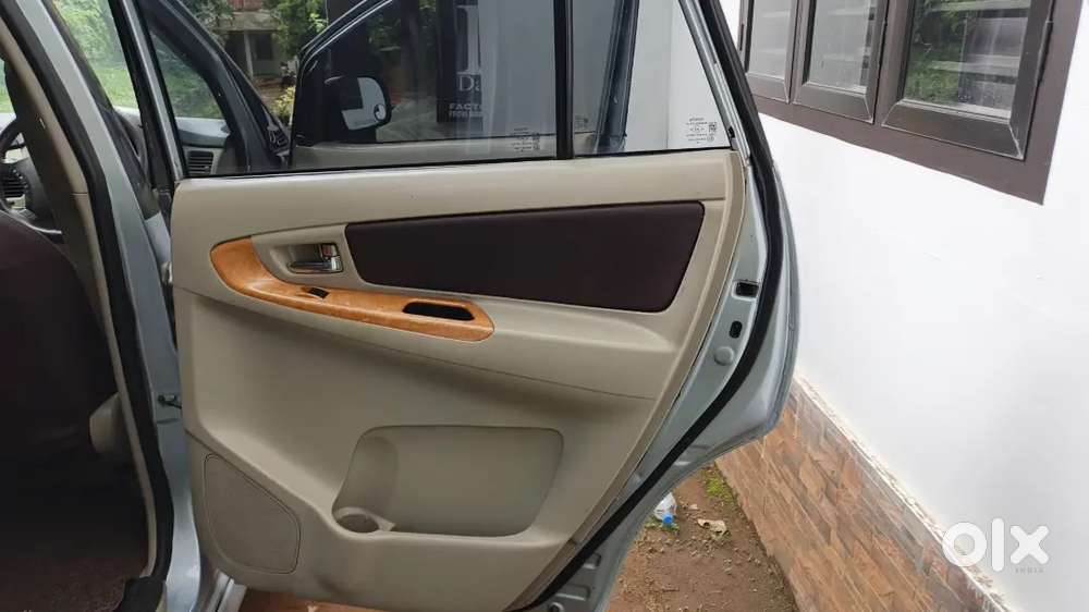 Toyota Innova 2009 Diesel 385 Km Driven