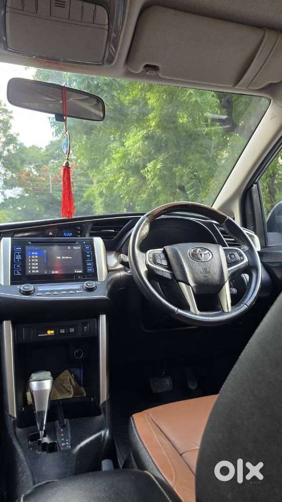 Toyota Innova Crysta 2.8z Automatic, 2016