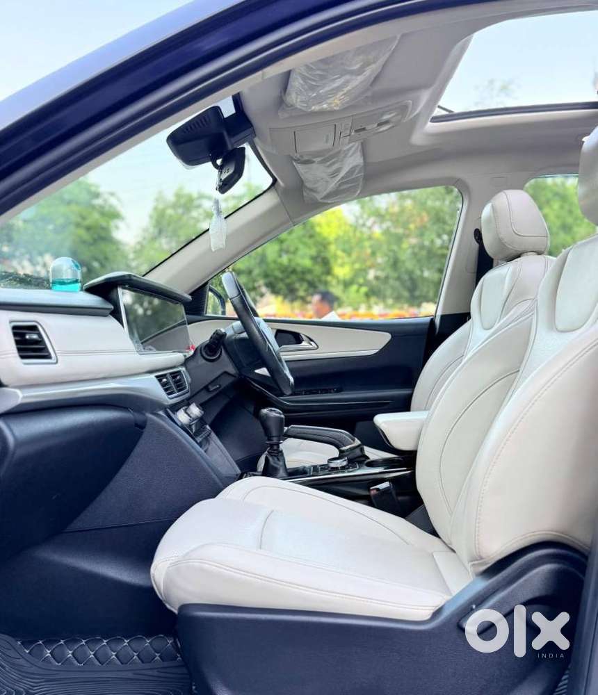 Mahindra Xuv700 2.2 Ax 7 Diesel Mt Luxury Pack Str, 2023, Diesel