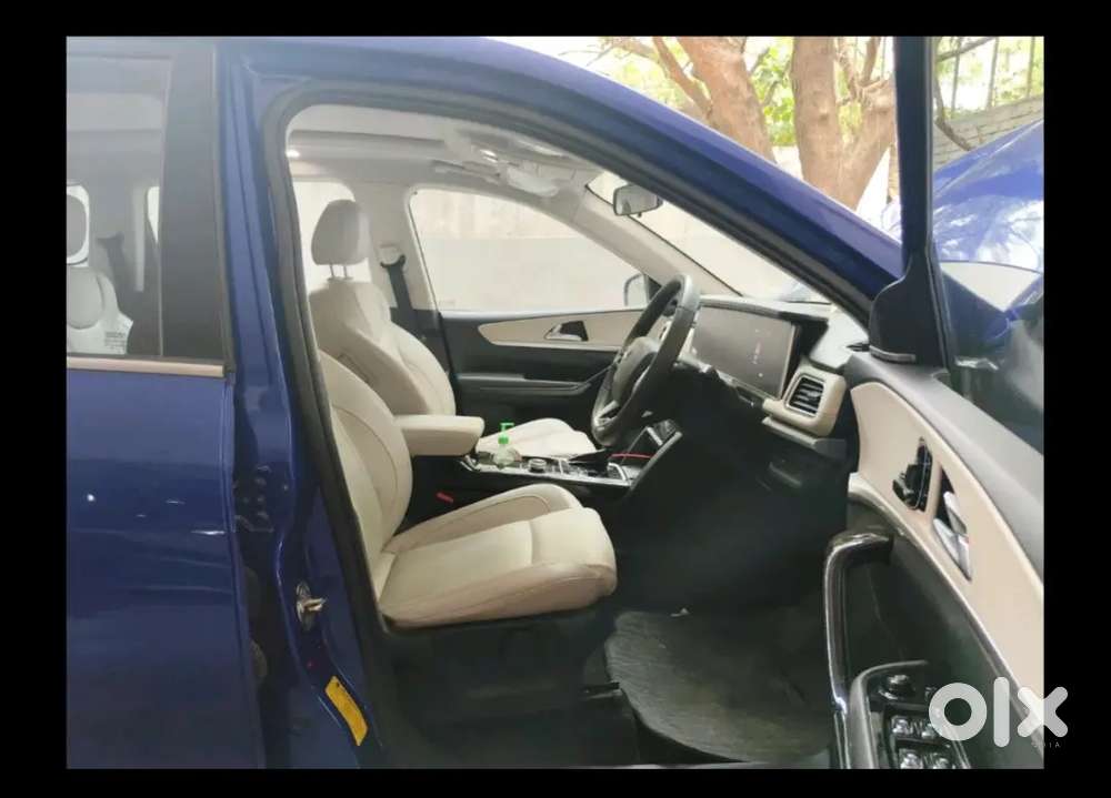 Xuv700 Automatic Electric Blue