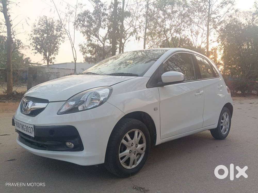 Honda Brio V Automatic, 2014, Petrol