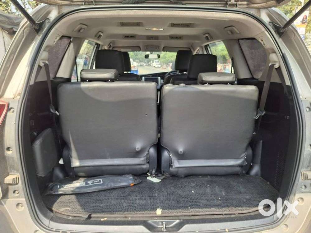 Toyota Innova Crysta [ ] 2.4 Gx At 7 Str, 2017, Petrol