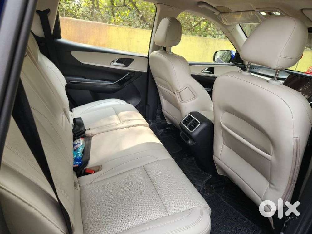 Mahindra Xuv700 2.2 Ax 7 Diesel At Luxury Pack Str Awd, 2022, Diesel