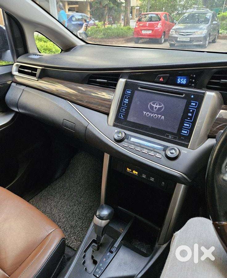 Toyota Innova Crysta 2.8z Automatic, 2016, Diesel