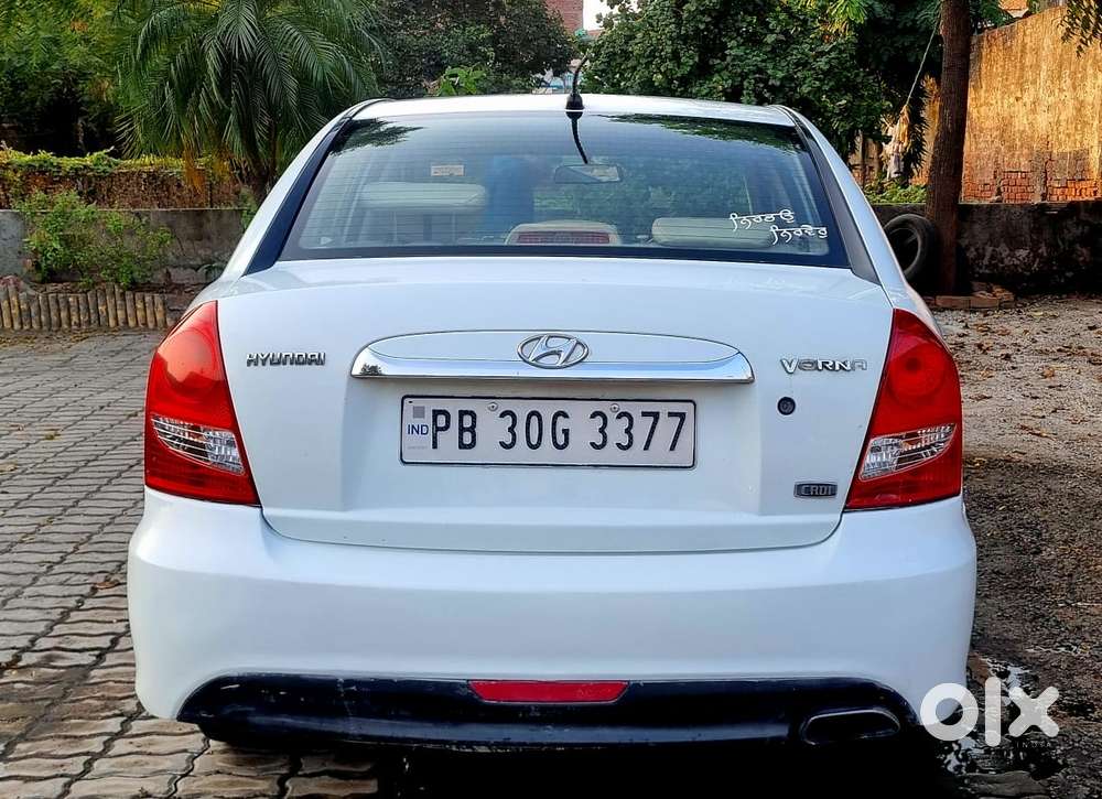 Hyundai Verna, 2011