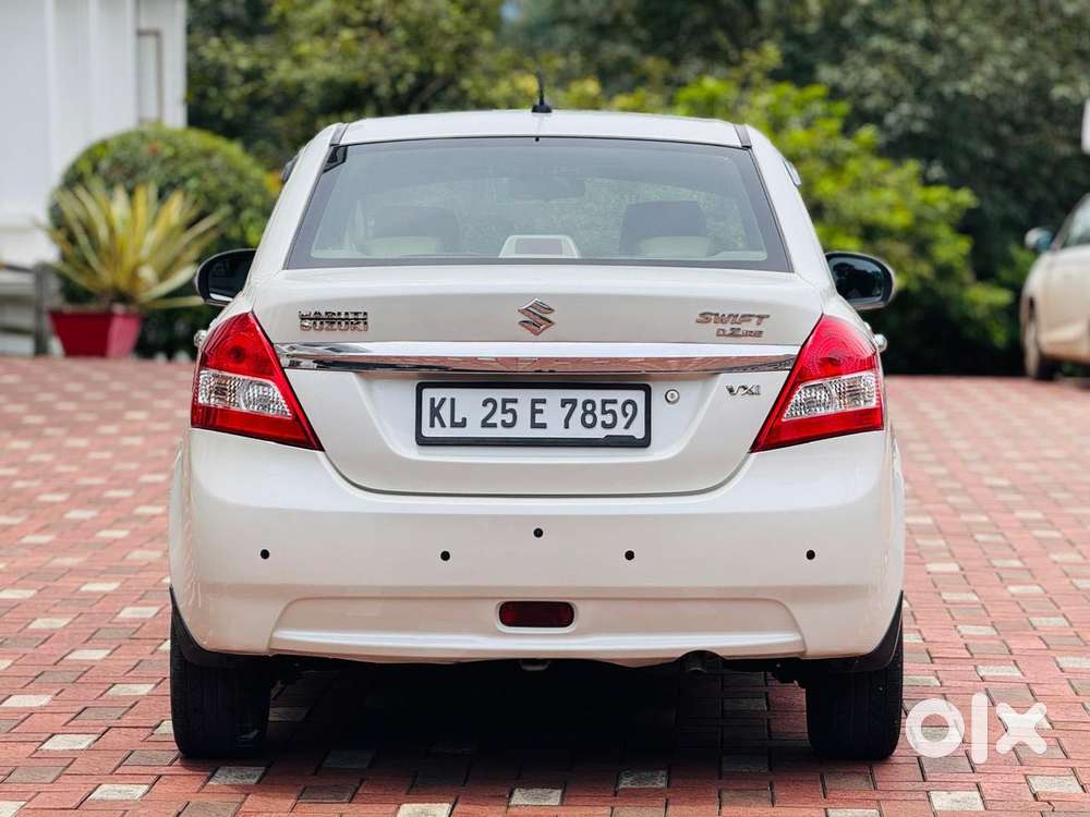 Maruti Suzuki Swift Dzire 1.2 Vxi Bsiv, 2013, Petrol