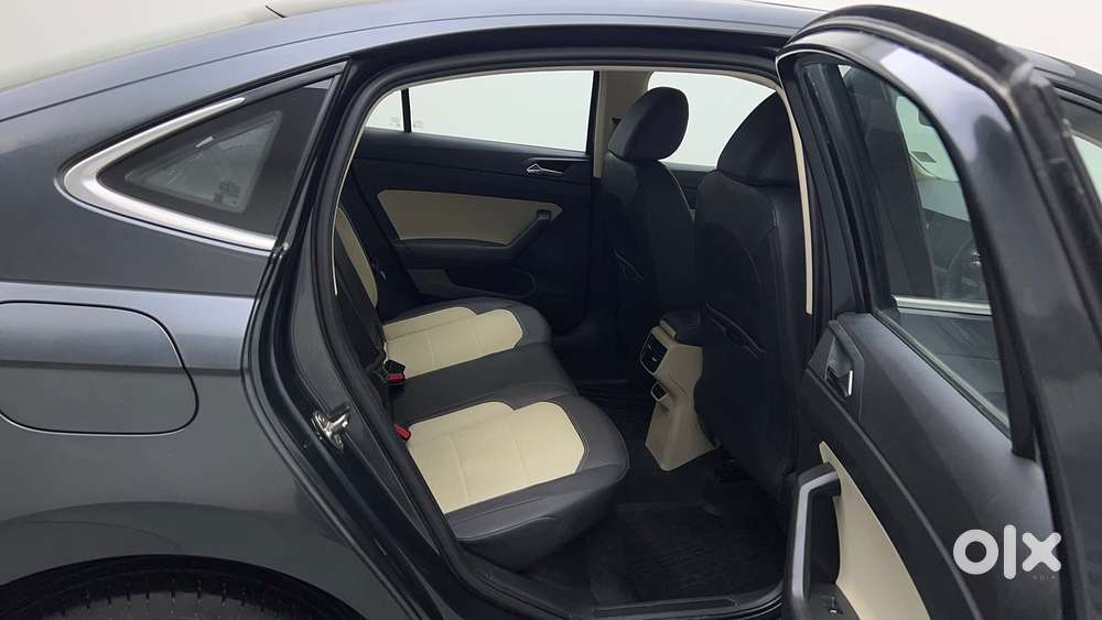 Skoda Slavia Style 1.0l Tsi At, 2023, Petrol