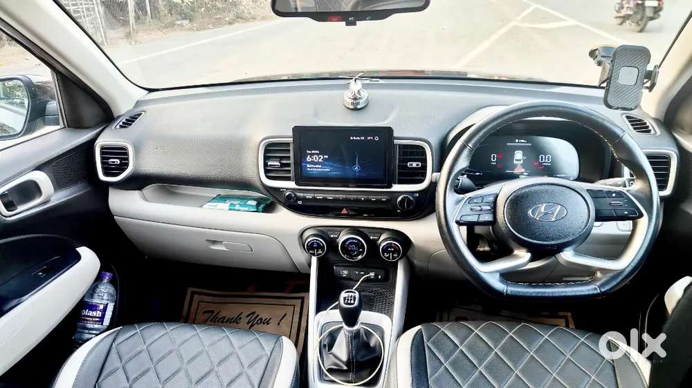 Hyundai Venue 2024 Petrol Well Maintained