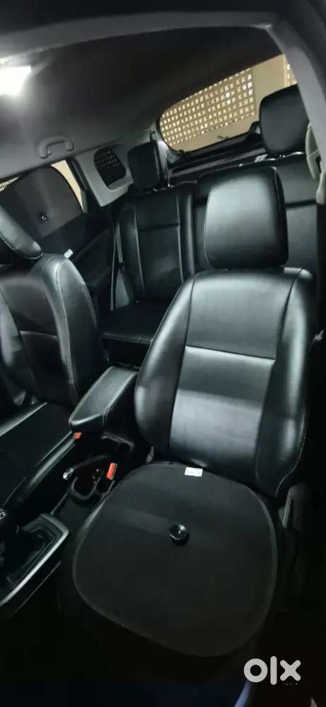 Maruti Suzuki Brezza Vxi - Petrol