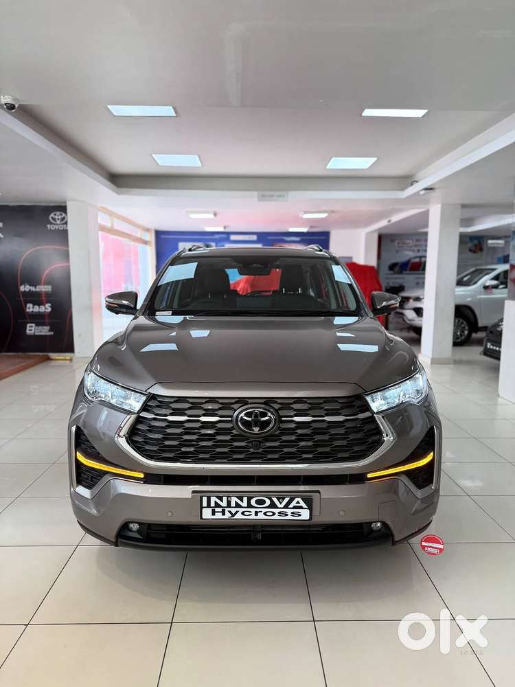 Toyota Innova Hycross 2.0 Zx (o) Hybrid 7 Str, 2026, Petrol
