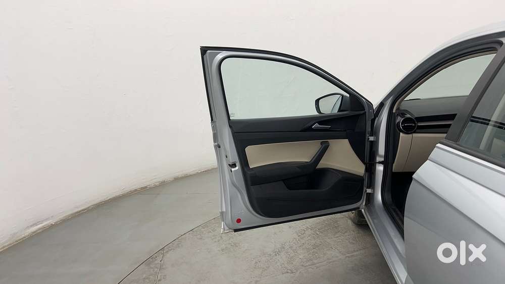Skoda Slavia Ambition 1.0l Tsi At, 2022, Petrol