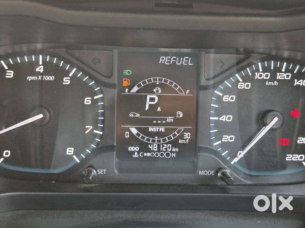 Tata Altroz 1.2 Xza Plus Dark Edition Dct, 2023, Petrol