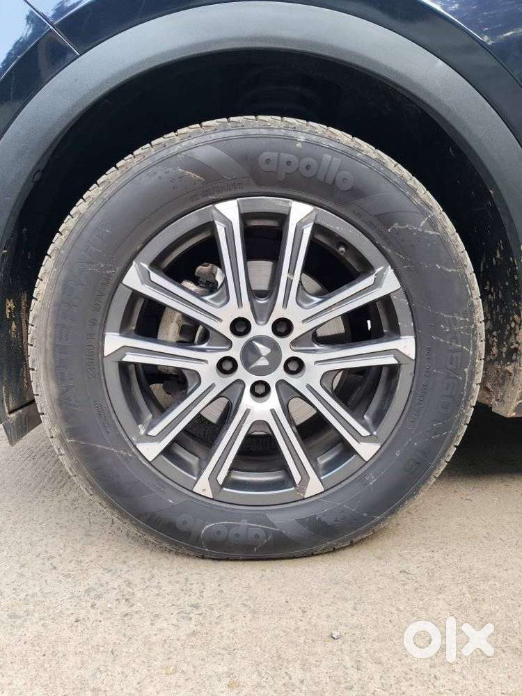 Mahindra Xuv700 2.2 Ax 7 Diesel At Luxury Pack Str Awd, 2022, Diesel