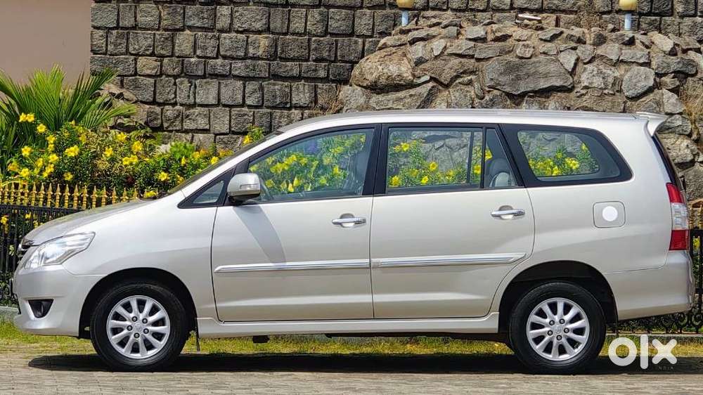 Toyota Innova 2.0 Vx 8 Seater Bs Iv, 2012