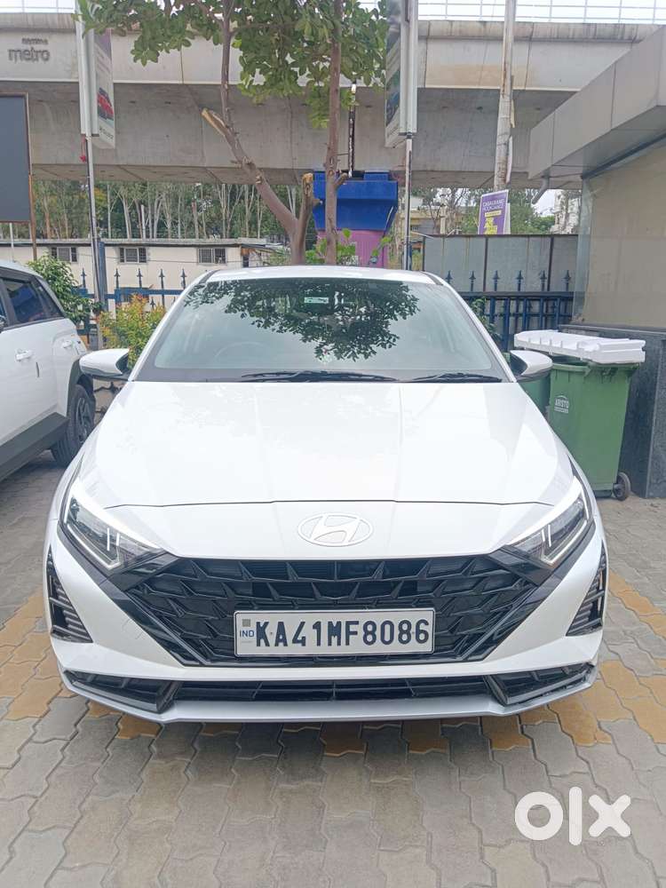 Hyundai I20 Asta (o) 1.2 Ivt Dual Tone, 2025, Petrol