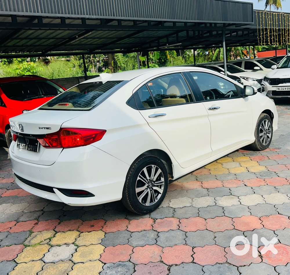 Honda City 1.5 V 5th Gen I-vtec Mt, 2022, Petrol