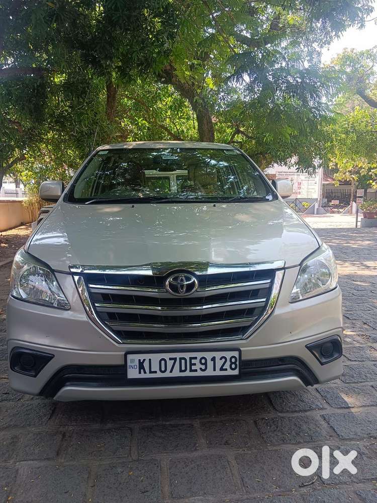 Toyota Innova [2013-2016] 2.5 G4 8 Str, 2014, Diesel