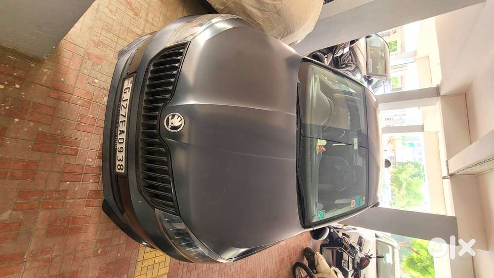 Skoda Rapid Matte Color Limited Edition Auto Gair Car.  1st Owner 4200