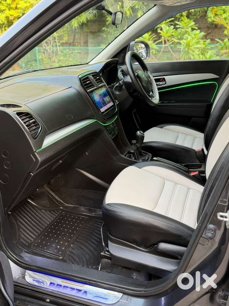 Maruti Suzuki Brezza 1.5 Zxi Smart Hybrid, 2021, Petrol
