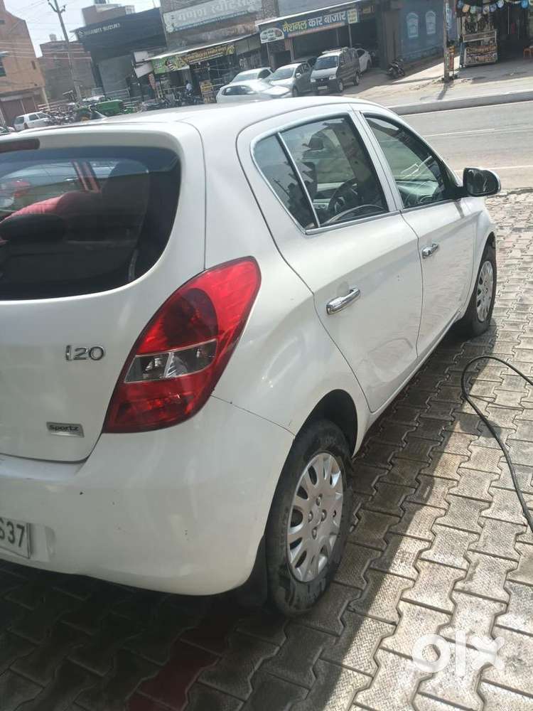 Hyundai I20 2010 Petrol 90000 Km Driven