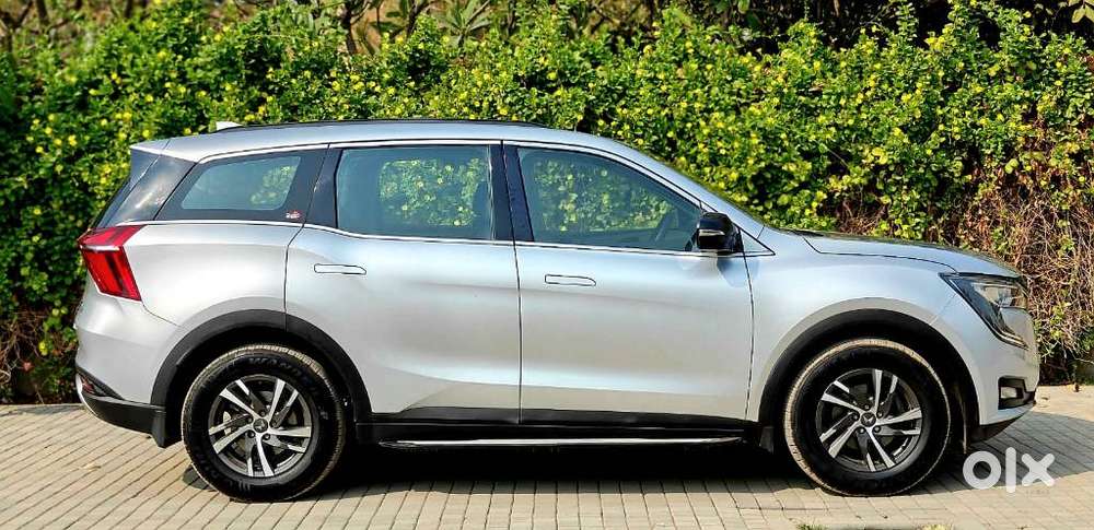 Mahindra Xuv700 2.0 Ax 5 Petrol Mt 7 Str, 2022, Petrol