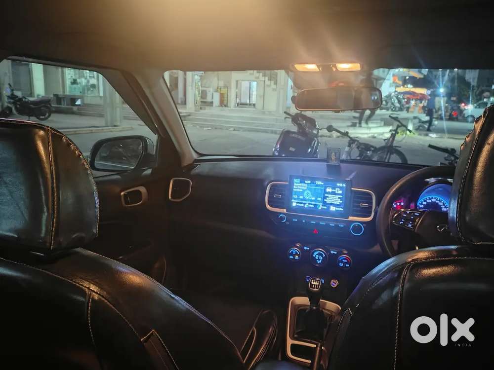 Hyundai Venue 2020 Petrol Well Maintained