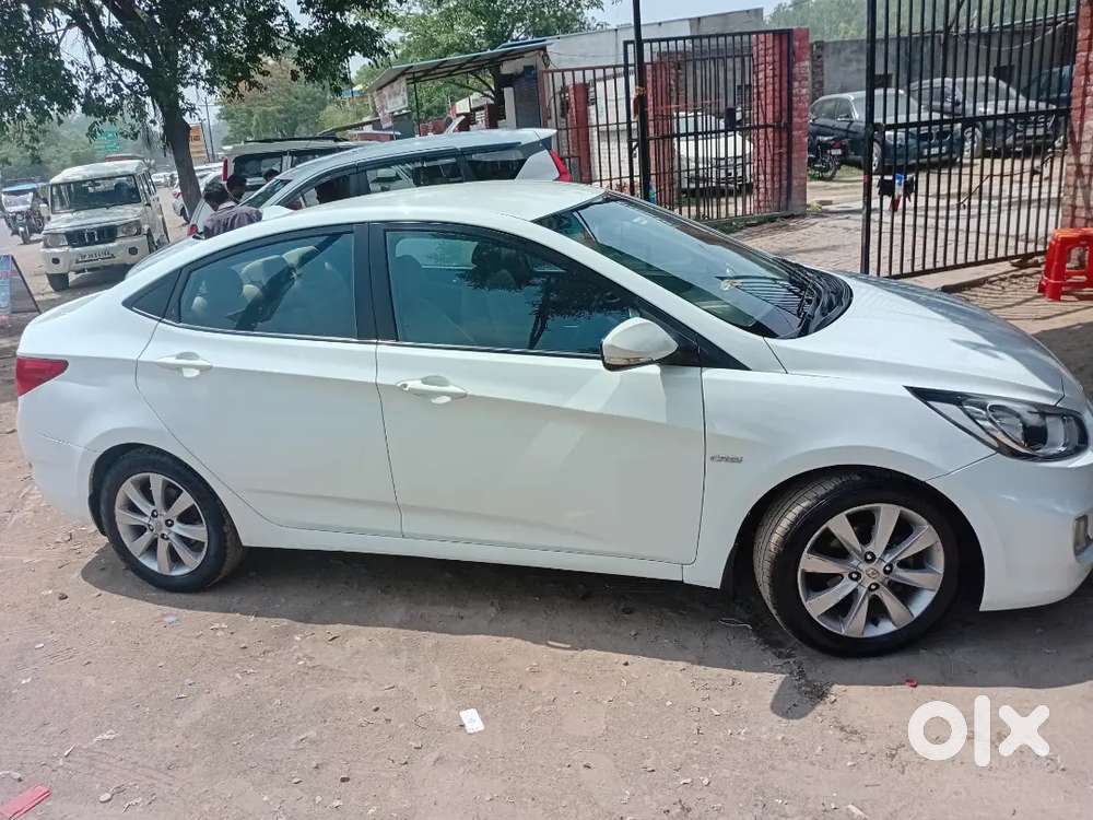Hyundai Verna 2012 Diesel Well Maintained Soroom Condition