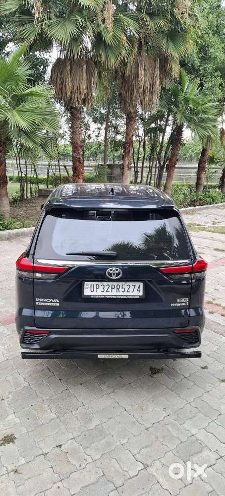 Toyota Innova Hycross 2.0 Zx Hybrid 7 Str, 2024, Petrol