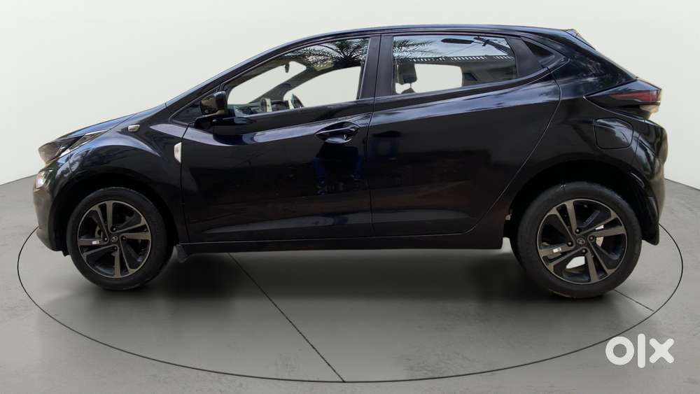 Tata Altroz 1.2 Xza Plus Dark Edition Dct, 2022, Petrol